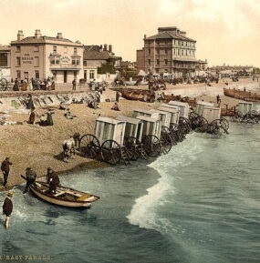 I do like to be beside the sea. I do like to be beside the sea.