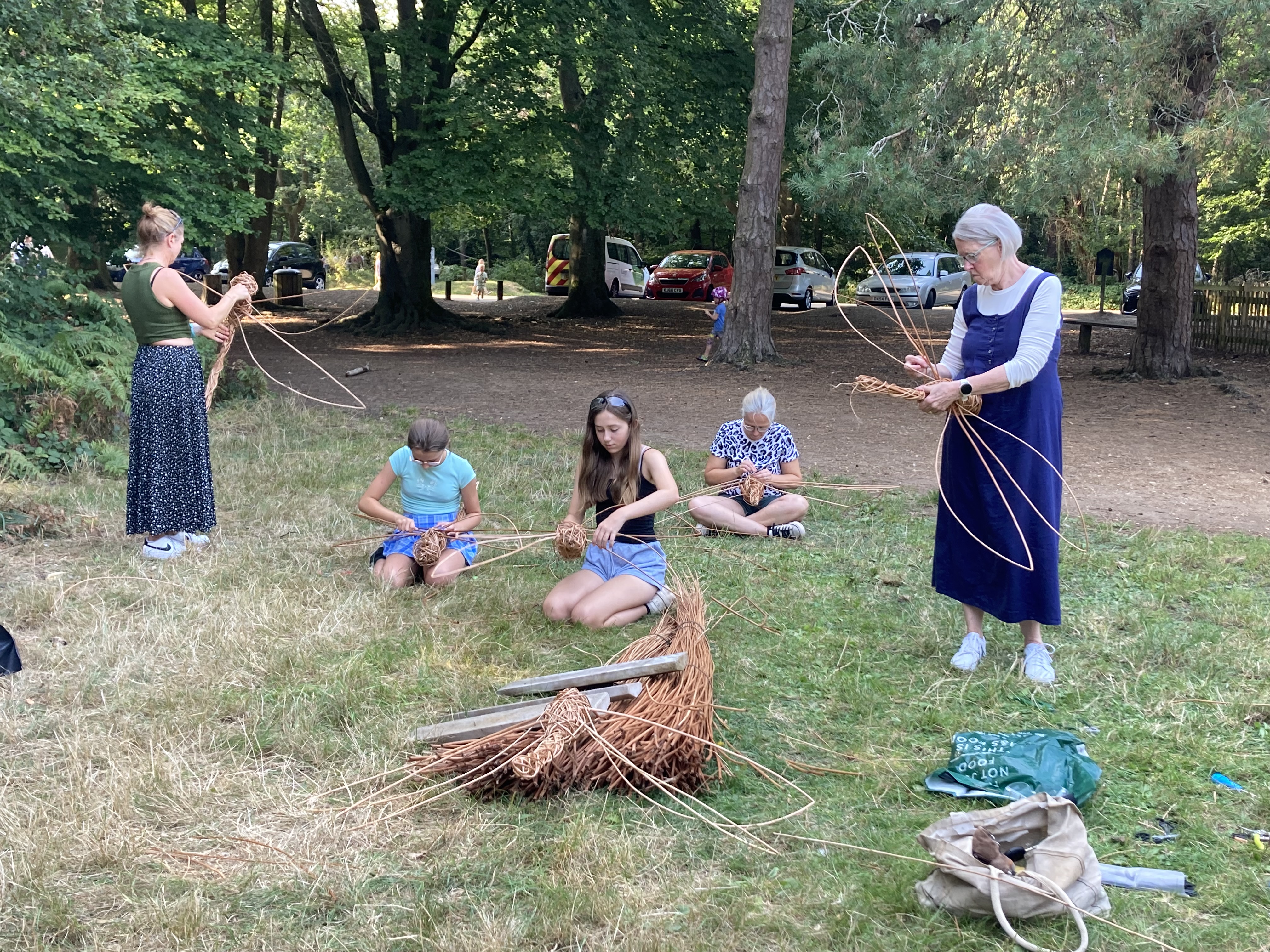 Willow Sculpture Workshop People making willow sculptures